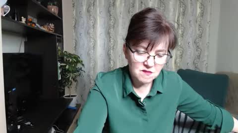 Snapshot of _illusion_ chatting on 10.08.25 Illusion online show from 10.08.25