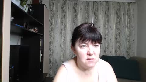 Snapshot of _illusion_ chatting on 11.04.25 Illusion online show from 11.04.25