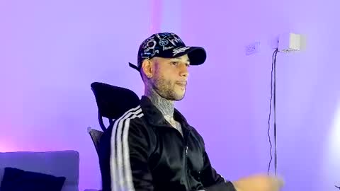 Snapshot of _jamesleandros chatting on 06.25.26 jeison online show from 06.25.26