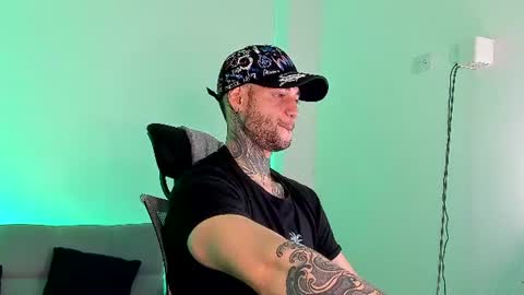 Snapshot of _jamesleandros chatting on 06.28.26 jeison online show from 06.28.26