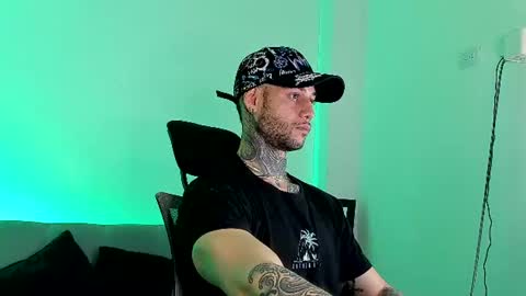 Snapshot of _jamesleandros chatting on 06.29.26 jeison online show from 06.29.26
