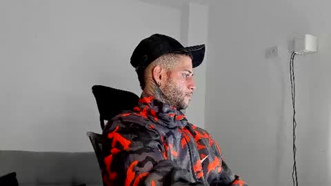 Snapshot of _jamesleandros chatting on 07.23.26 jeison online show from 07.23.26