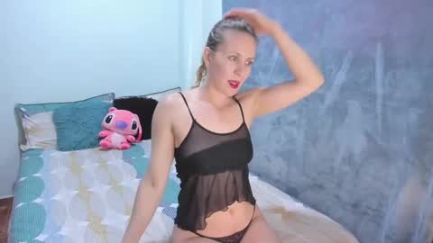 Snapshot of _jennyxoxo_ chatting on 11.09.25 JENNY online show from 11.09.25