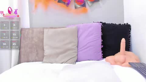 Snapshot of _jireh33_ chatting on 10.29.25 online show from 10.29.25