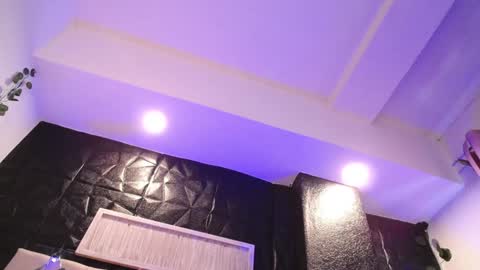 Mia online show from 12.09.24