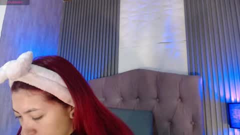 Mia online show from 12.16.25