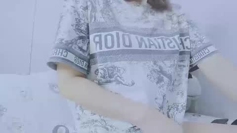 Snapshot of _joly_ chatting on 09.17.25 Joly online show from 09.17.25