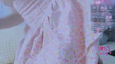 Snapshot of _joly_ chatting on 09.27.25 Joly online show from 09.27.25