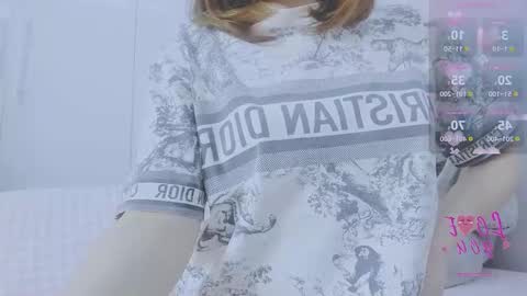 Snapshot of _joly_ chatting on 10.03.25 Joly online show from 10.03.25