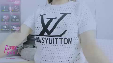 Snapshot of _joly_ chatting on 10.19.25 Joly online show from 10.19.25