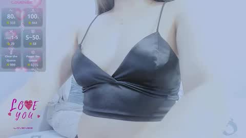 Snapshot of _joly_ chatting on 10.30.25 Joly online show from 10.30.25