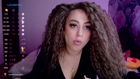 Snapshot of _just_a_queen_3 chatting on 12.04.24 _just_a_queen_3 online show from 12.04.24