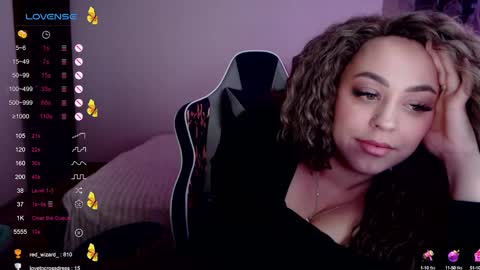 Snapshot of _just_a_queen_3 chatting on 12.11.24 _just_a_queen_3 online show from 12.11.24