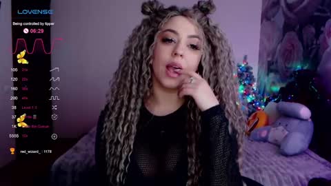 Snapshot of _just_a_queen_3 chatting on 01.22.25 _just_a_queen_3 online show from 01.22.25