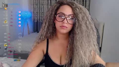 Snapshot of _just_a_queen_3 chatting on 11.02.25 _just_a_queen_3 online show from 11.02.25