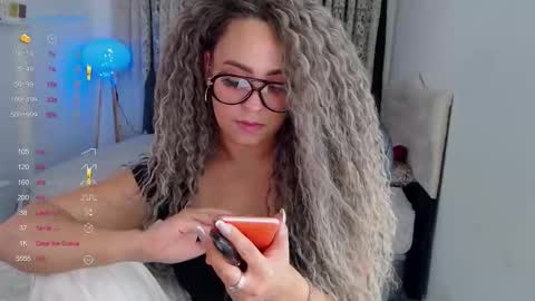 Snapshot of _just_a_queen_3 chatting on 11.10.25 _just_a_queen_3 online show from 11.10.25