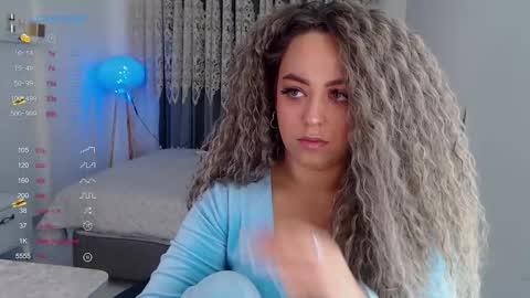 Snapshot of _just_a_queen_3 chatting on 11.12.25 _just_a_queen_3 online show from 11.12.25