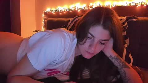 _just_a_simple_girl online show from 01.11.25