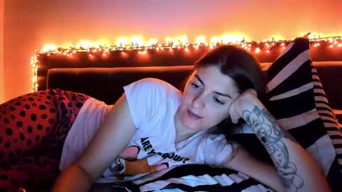 _just_a_simple_girl online show from 02.07.25