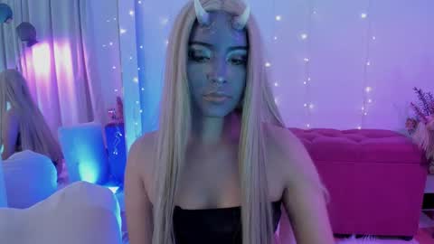 _karine01 online show from 10.23.25