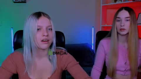 _kellykitten_ online show from 11.20.25