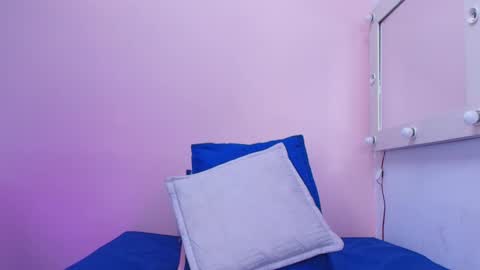 Snapshot of _kendall_07 chatting on 09.22.25 Kendall online show from 09.22.25