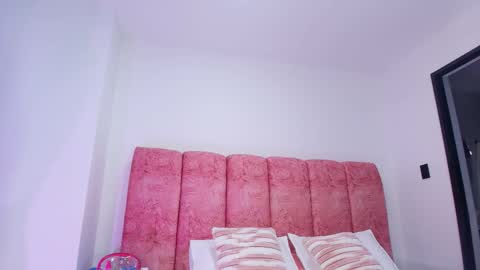 Snapshot of _kendall_07 chatting on 11.26.25 Kendall online show from 11.26.25