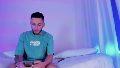 Snapshot of _kevin_xxx chatting on 09.16.25 online show from 09.16.25