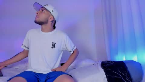 Snapshot of _kevin_xxx chatting on 10.12.25 online show from 10.12.25