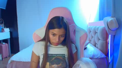 Snapshot of _khloe_sweet chatting on 04.27.26 khloe sweet online show from 04.27.26