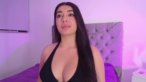 _kimtorres_ online show from 01.31.25