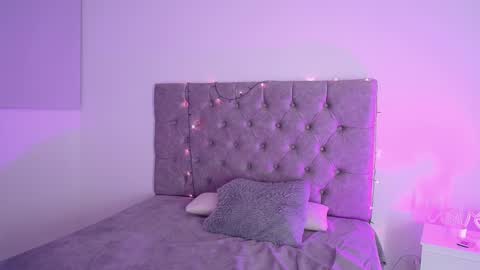 _kimtorres_ online show from 02.08.25