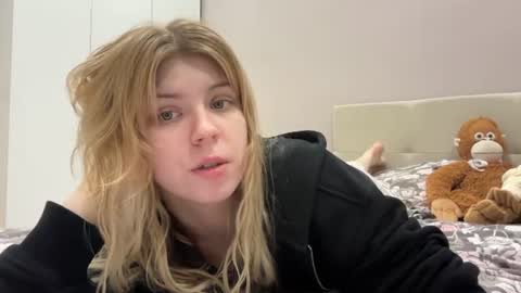 Snapshot of _kirieshka chatting on 06.28.26 Molly Emily online show from 06.28.26