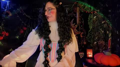 Snapshot of _lady_luna_ chatting on 11.01.25 Lady Luna online show from 11.01.25