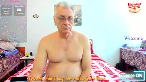 Snapshot of _lady_red_ chatting on 03.02.25 Lory online show from 03.02.25