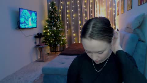 _lalune_ online show from 12.09.24