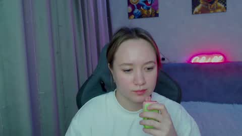 _lalune_ online show from 01.20.25