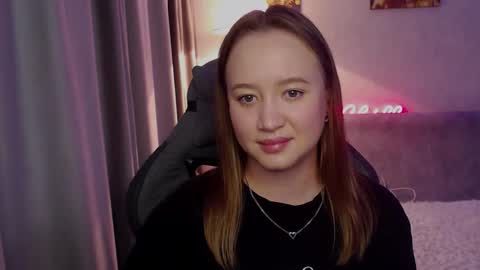 _lalune_ online show from 10.21.25