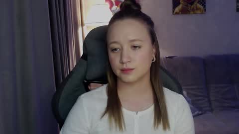 _lalune_ online show from 11.07.25