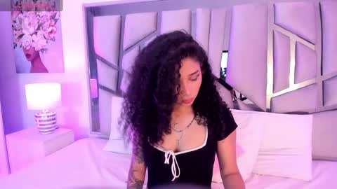 Lanna  online show from 01.30.25