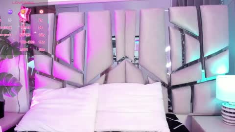 Lanna  online show from 03.27.26