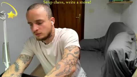 Snapshot of _layne chatting on 07.15.26 Layne online show from 07.15.26