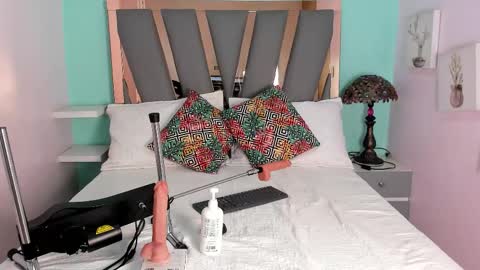  L E M M O N  online show from 10.27.25