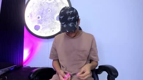 _leohot_ online show from 11.19.25