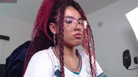 Lili  online show from 02.20.25