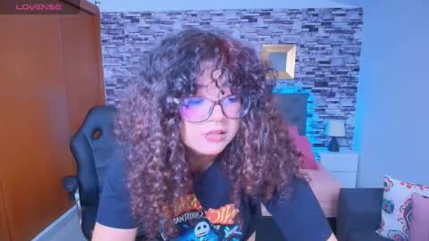 Snapshot of _lilly_miller chatting on 11.05.25 Liily online show from 11.05.25