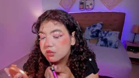 Snapshot of _lilly_miller chatting on 11.20.25 Liily online show from 11.20.25