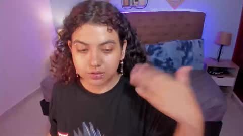 Snapshot of _lilly_miller chatting on 12.02.25 Liily online show from 12.02.25