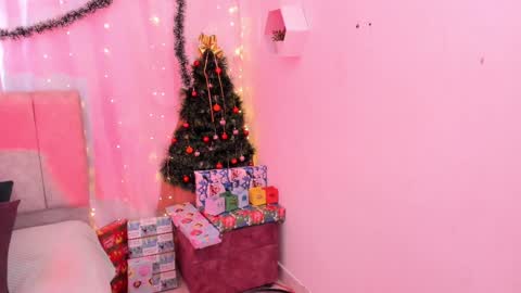 Snapshot of _little_ivy chatting on 12.14.24 Ivy 3 online show from 12.14.24