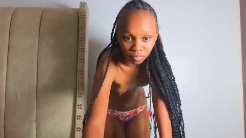 Littlevenus online show from 10.20.25